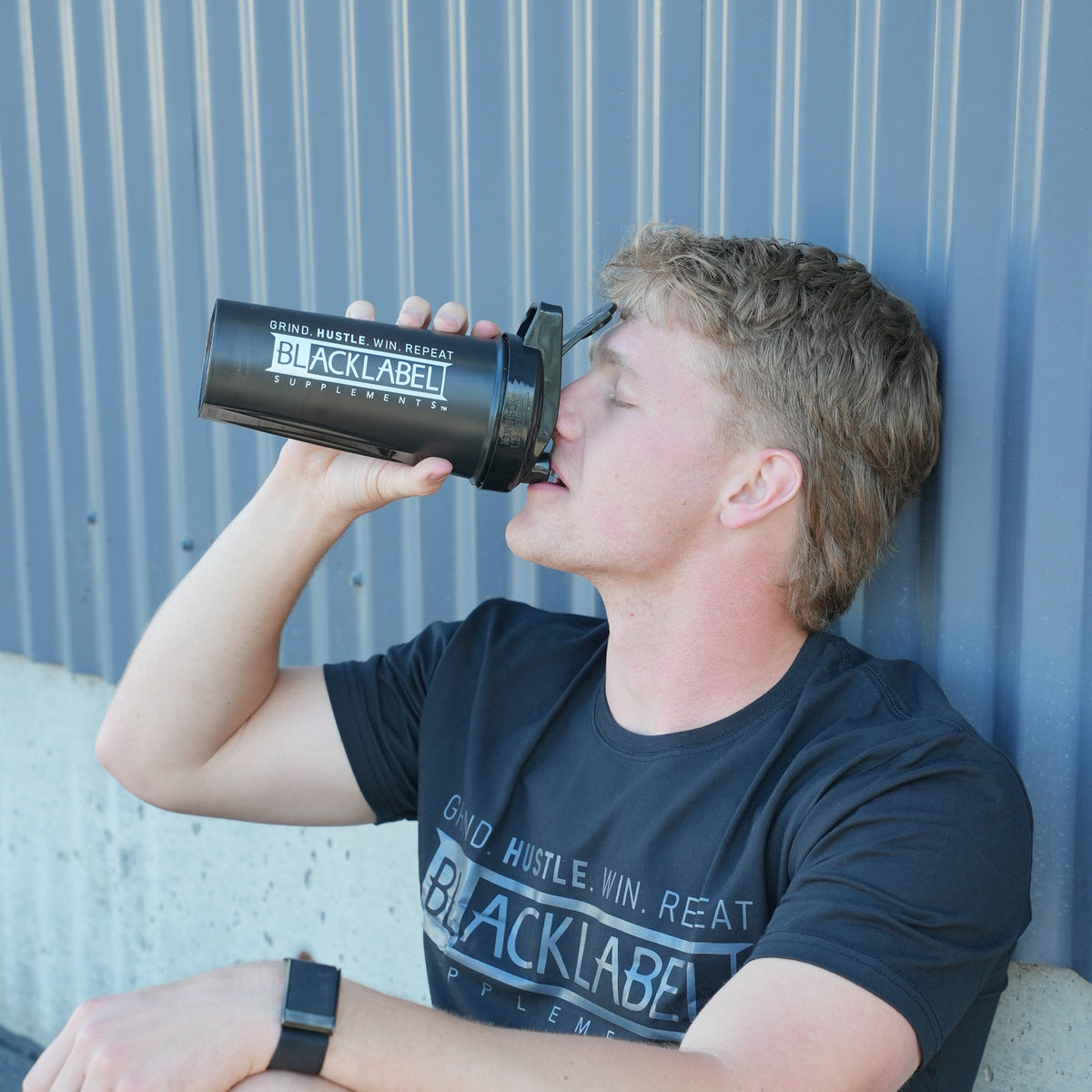 28 oz Shaker Bottle for Protein Fitness Drinks